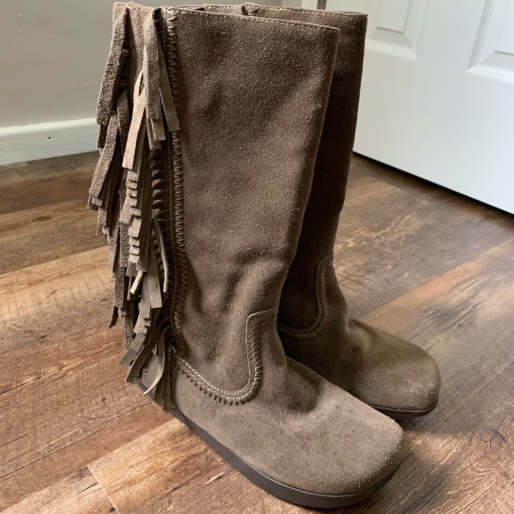 Fringe Earth Boots
